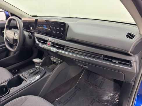 Used 2025 Kia K4 EX image 13
