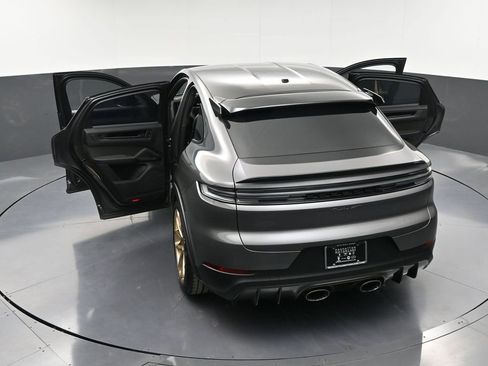 Certified 2024 Porsche Cayenne Turbo GT AWD/4WD image 37