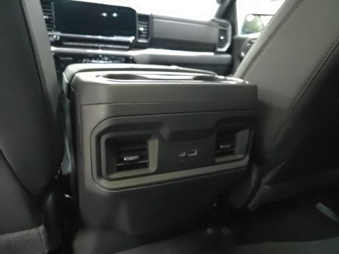 Used 2025 Chevrolet Silverado 1500 LT Trail Boss w/ Convenience Package II image 11