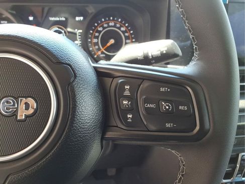Used 2026 Jeep Gladiator Sport AWD/4WD image 30