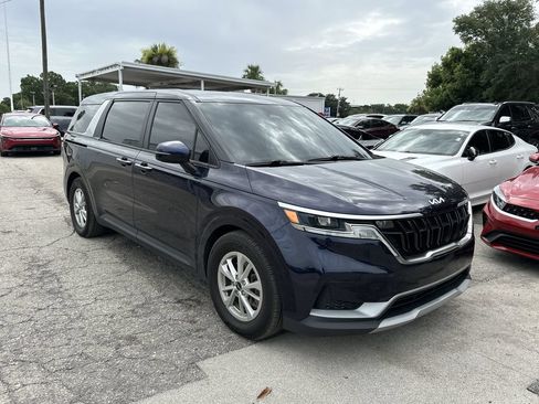 Certified 2024 Kia Carnival LX FWD image 1