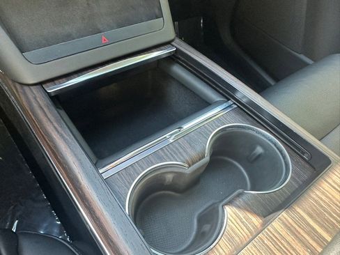 Used 2022 Tesla Model X image 28