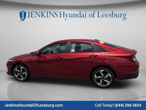 Certified 2023 Hyundai Elantra SEL w/ Convenience Package FWD image 9