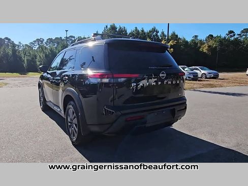 Used 2022 Nissan Pathfinder SV image 27