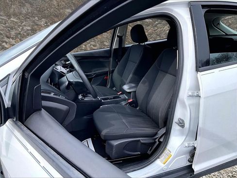 Used 2017 Ford Focus SE image 22