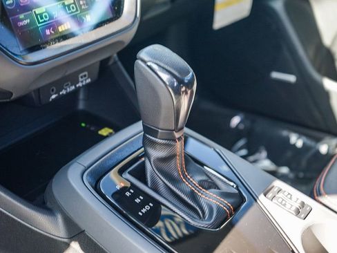 Used 2025 Subaru Crosstrek 2.5i Limited w/ Crosstrek Mirror Package image 22