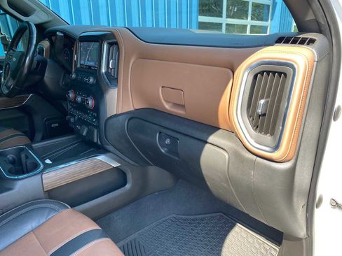 Used 2022 Chevrolet Silverado 3500 High Country image 32