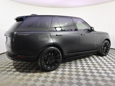 Used 2023 Land Rover Range Rover First Edition image 7