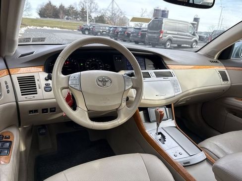Used 2006 Toyota Avalon XLS image 10