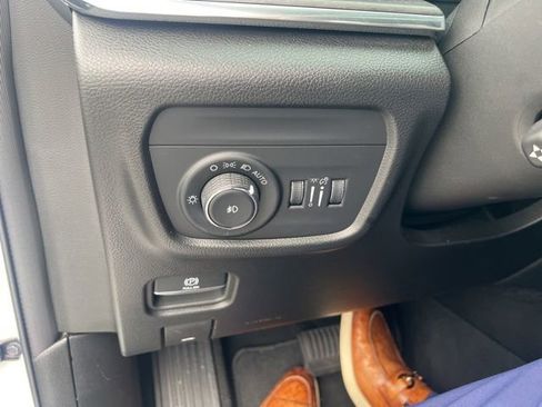 Certified 2023 Jeep Grand Cherokee Overland w/ Luxury Tech Group IV AWD/4WD image 28