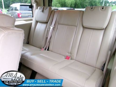 Used 2014 Ford Expedition XLT w/ Equipment Group 202A AWD/4WD image 18