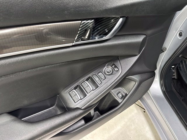 Used 2019 Honda Accord Sport image 12