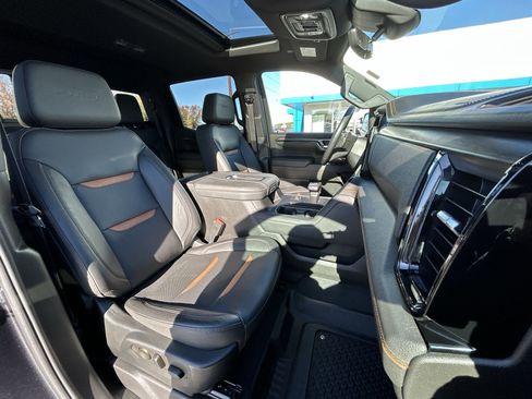 Used 2022 GMC Sierra 1500 AT4 w/ AT4 Premium Package image 23