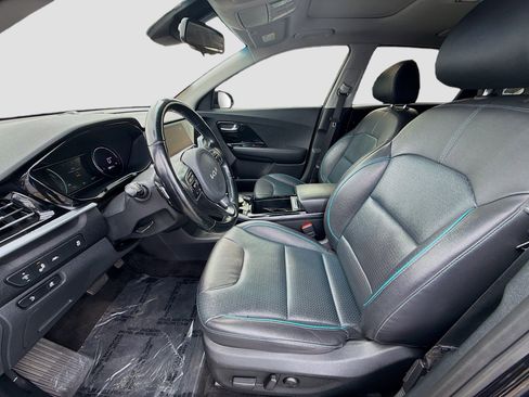 Used 2022 Kia Niro EX Premium w/ Cold Weather Package image 18