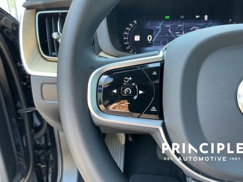 Certified 2026 Volvo XC60 B5 Core AWD/4WD image 21