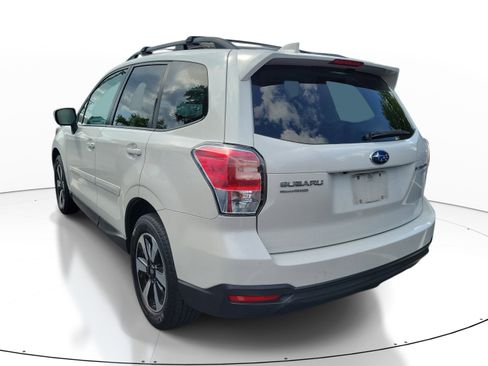 Used 2017 Subaru Forester 2.5i Premium image 4