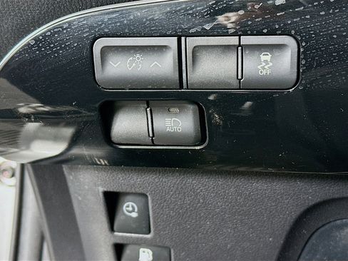 Used 2017 Toyota Prius Prime Plus image 16