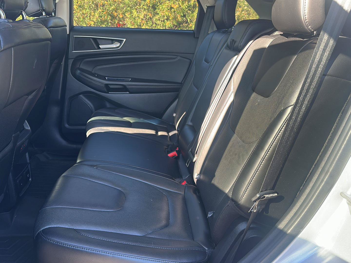 Used 2016 Ford Edge Titanium w/ Equipment Group 301A AWD/4WD image 10