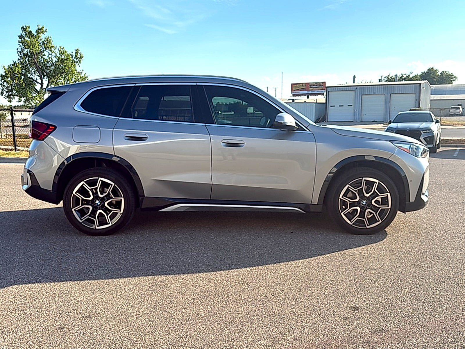 Used 2025 BMW X1 xDrive28i w/ Technology Package AWD/4WD image 5
