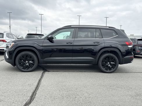 New 2026 Volkswagen Atlas SE image 2