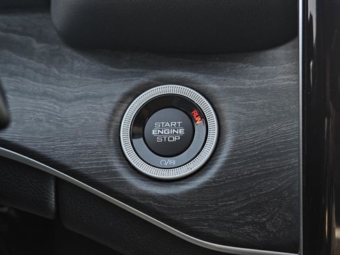 Used 2022 Jeep Grand Cherokee Limited image 22