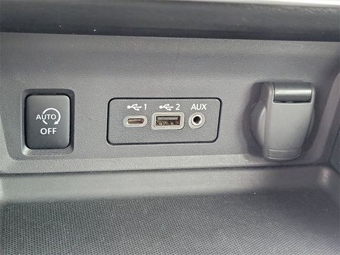 Used 2024 Nissan Sentra SV image 12