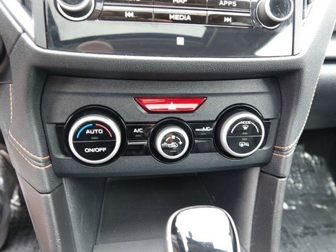 Used 2022 Subaru Crosstrek 2.5i Limited w/ Moonroof Package 2 image 25