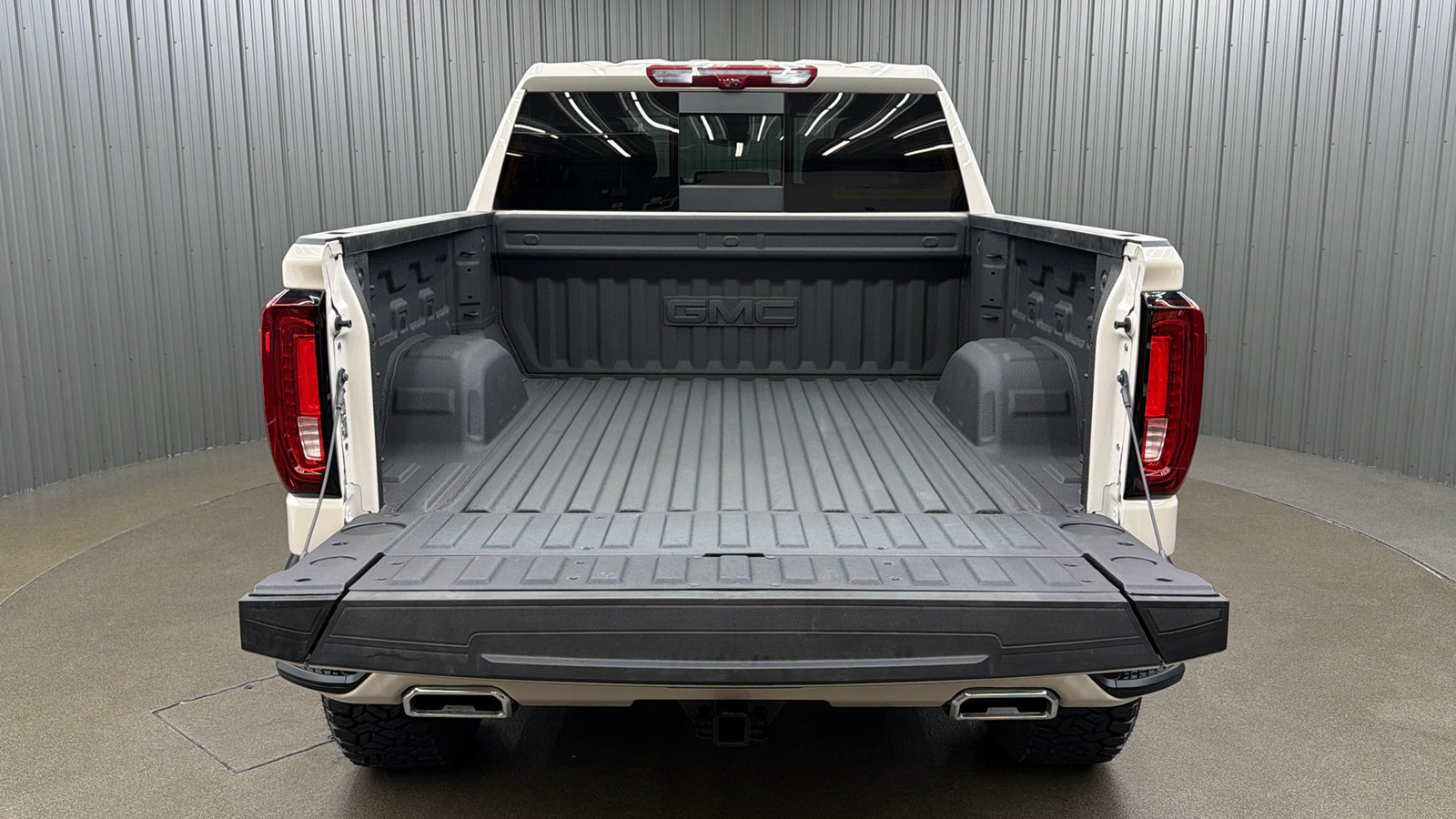 Used 2026 GMC Sierra 1500 AT4 w/ AT4 Premium Package AWD/4WD image 18