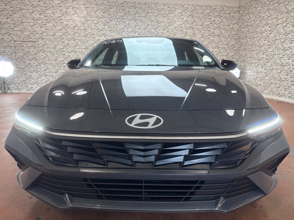 New 2026 Hyundai Elantra SEL Sport FWD image 2