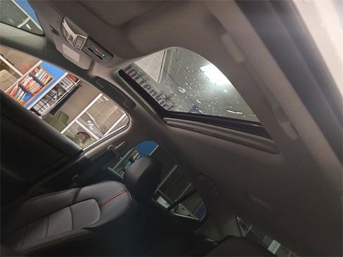 Used 2023 Nissan Sentra SR w/ SR Premium Package image 21