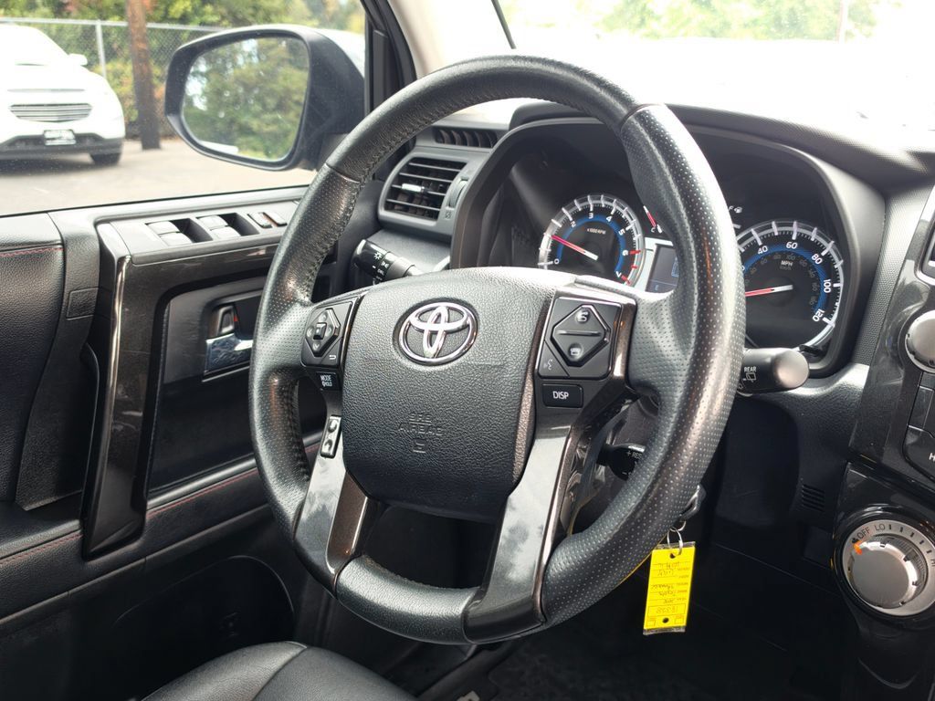 Used 2018 Toyota 4Runner TRD Off-Road Premium AWD/4WD image 19