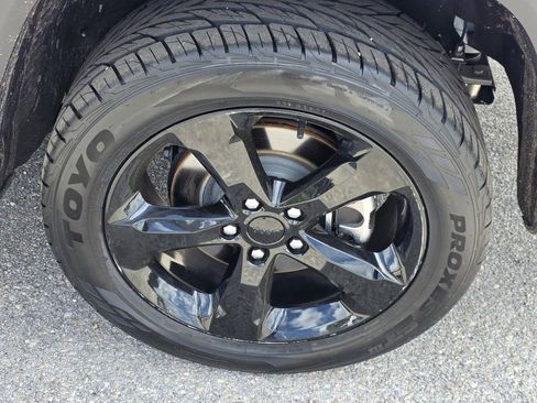 Used 2023 Jeep Grand Cherokee L Limited w/ Black Appearance Package image 40