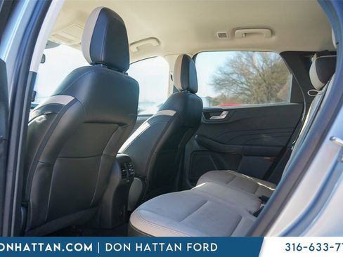 Used 2022 Ford Escape Titanium image 20