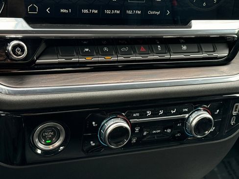 Used 2024 GMC Sierra 1500 SLT image 19