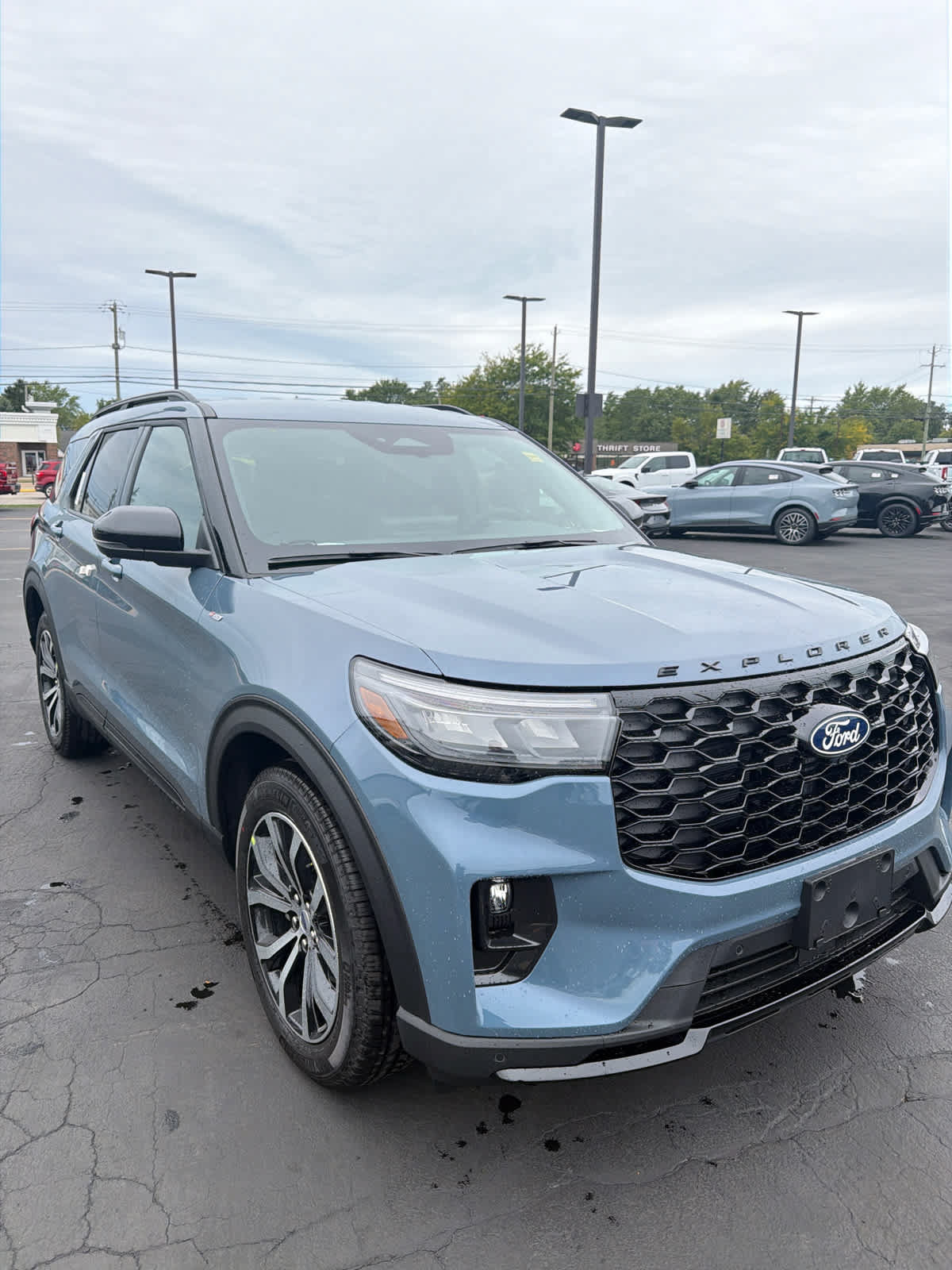 New 2027 Ford Explorer ST-Line AWD/4WD image 1