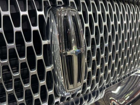 Used 2020 Lincoln Navigator L Black Label w/ Cargo Convenience Package image 17