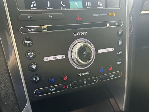 Used 2018 Ford Explorer Limited AWD/4WD image 19