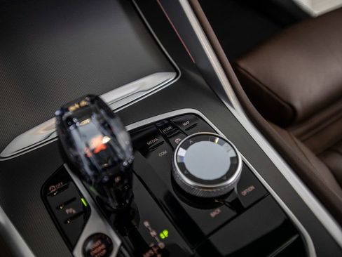 Used 2021 BMW X6 xDrive40i w/ M Sport Package image 32