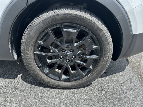 Used 2022 Kia Telluride EX w/ EX Premium Package AWD/4WD image 15