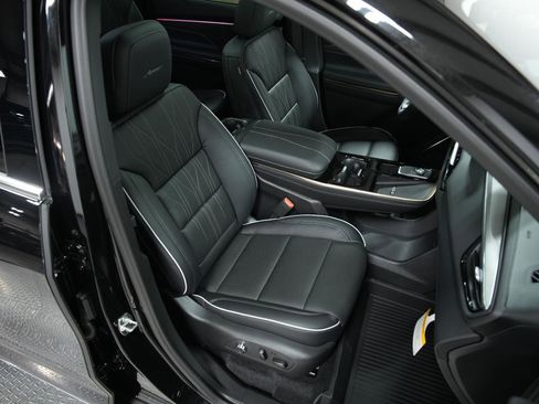 New 2026 Buick Enclave Avenir w/ Super Cruise Package image 16