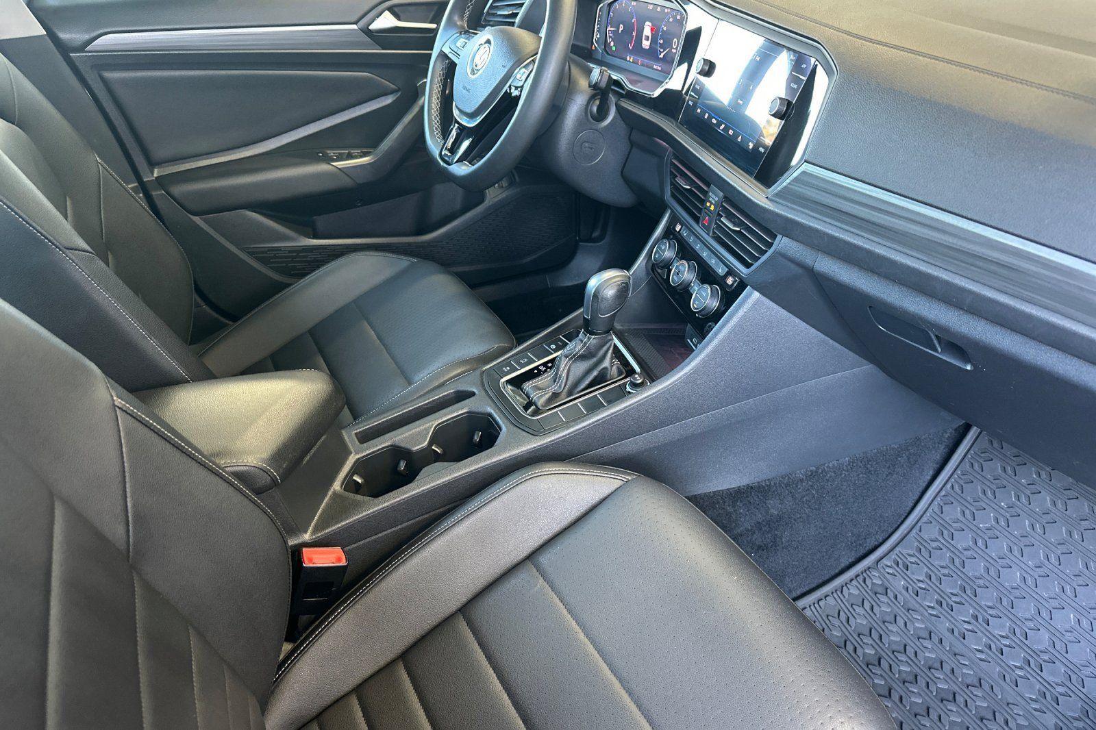 Used 2021 Volkswagen Jetta SEL FWD image 14