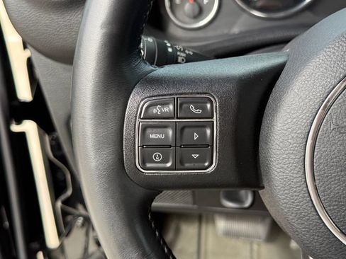 Used 2018 Jeep Wrangler Sport AWD/4WD image 17