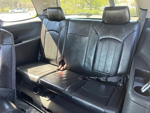 Used 2009 GMC Acadia SLT w/ Visibility Package image 13