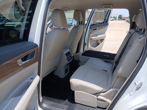 Certified 2026 Volkswagen Atlas SE FWD image 18