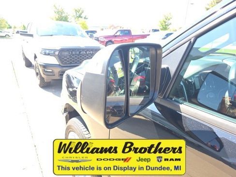 Used 2021 RAM 1500 Big Horn image 14