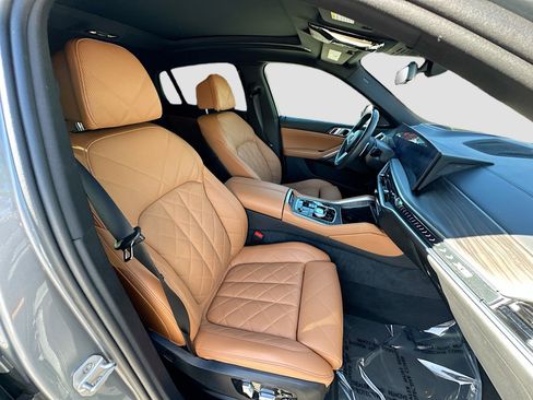 Certified 2024 BMW X6 xDrive40i w/ Executive Package image 33