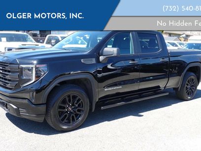Used 2024 GMC Sierra 1500 Pro w/ Graphite Edition