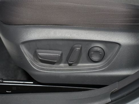 Certified 2020 Toyota Camry LE image 29