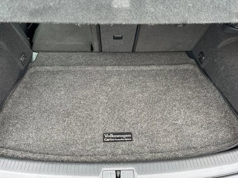 Used 2018 Volkswagen Golf S image 15