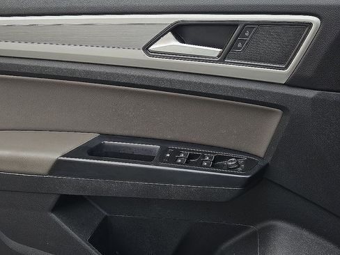 Used 2021 Volkswagen Atlas S FWD image 16